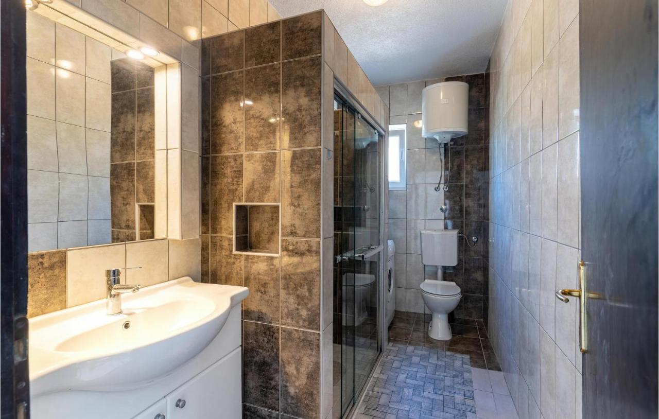 Cozy Apartment In Krk With Kitchen Krk Town Bagian luar foto