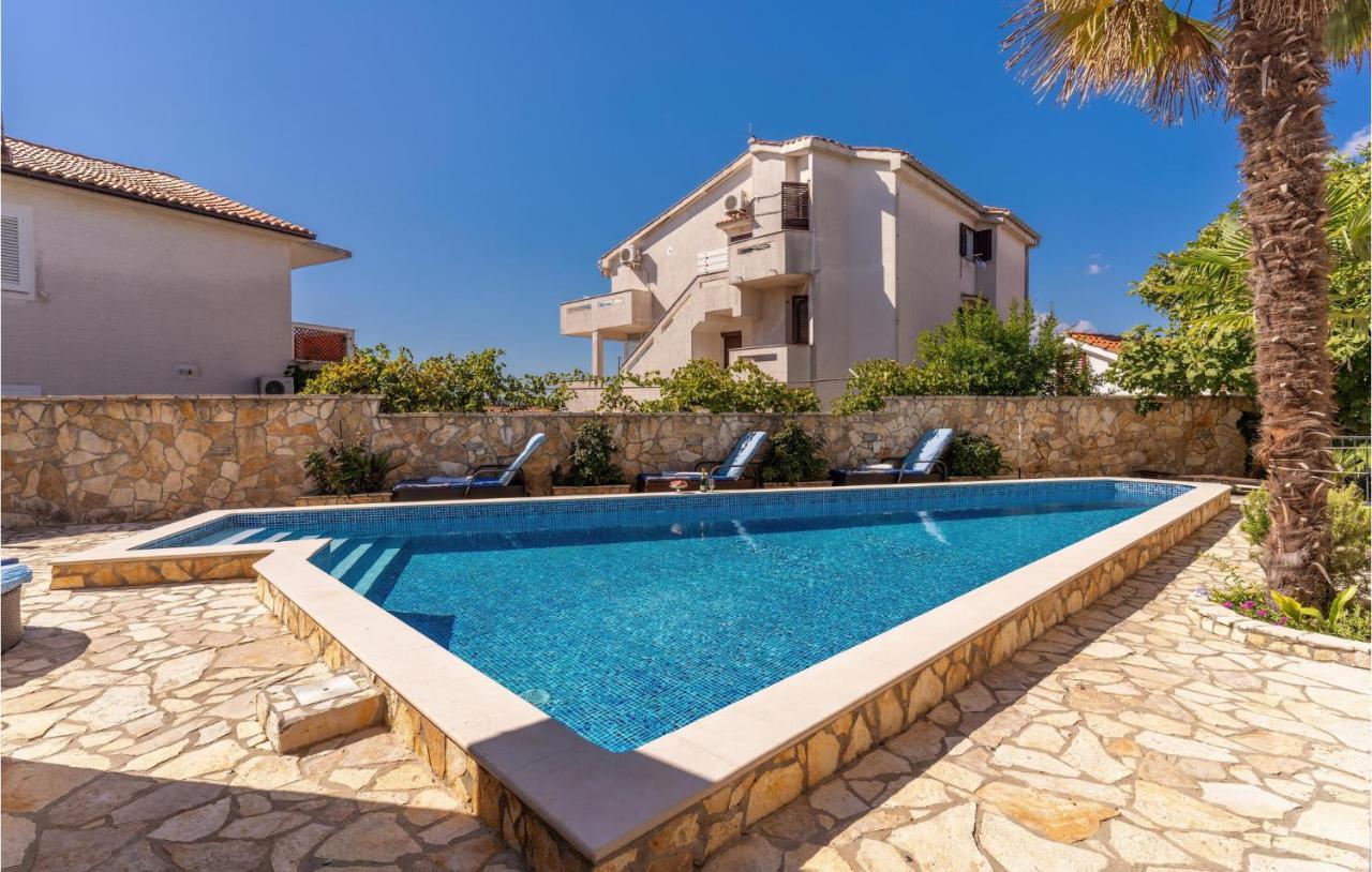 Cozy Apartment In Krk With Kitchen Krk Town Bagian luar foto