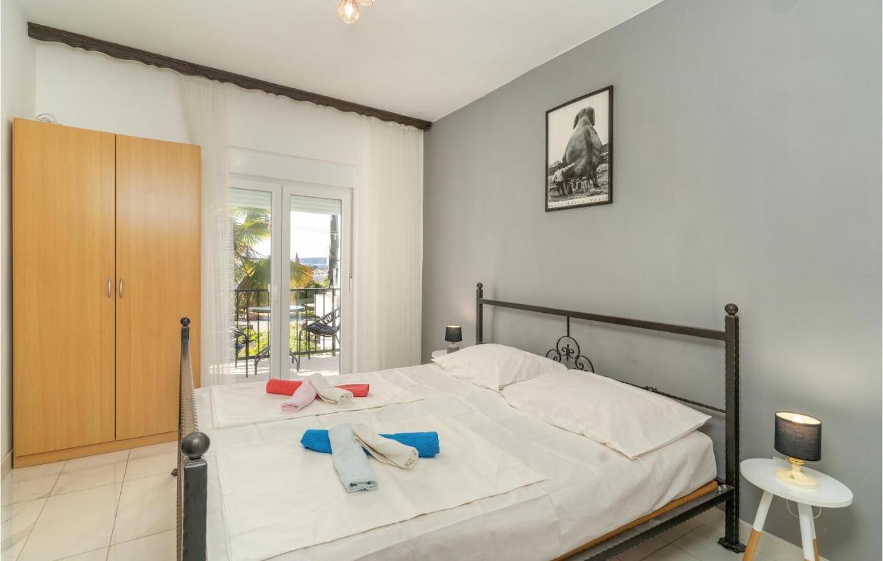 Cozy Apartment In Krk With Kitchen Krk Town Bagian luar foto