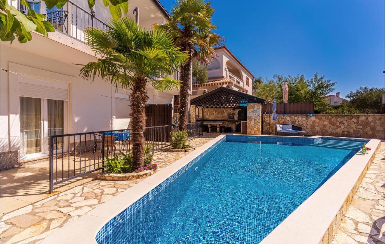 Cozy Apartment In Krk With Kitchen Krk Town Bagian luar foto